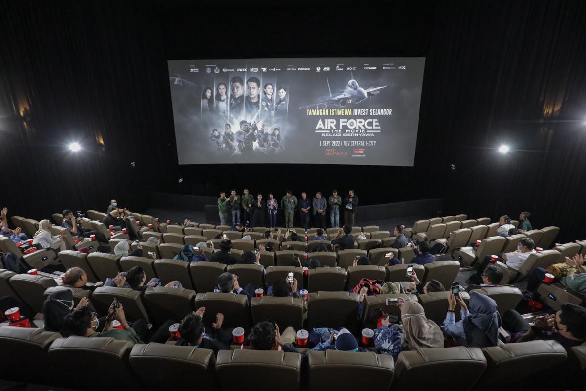 Air Force The Movie sumbang RM20,000 kepada persatuan autisme