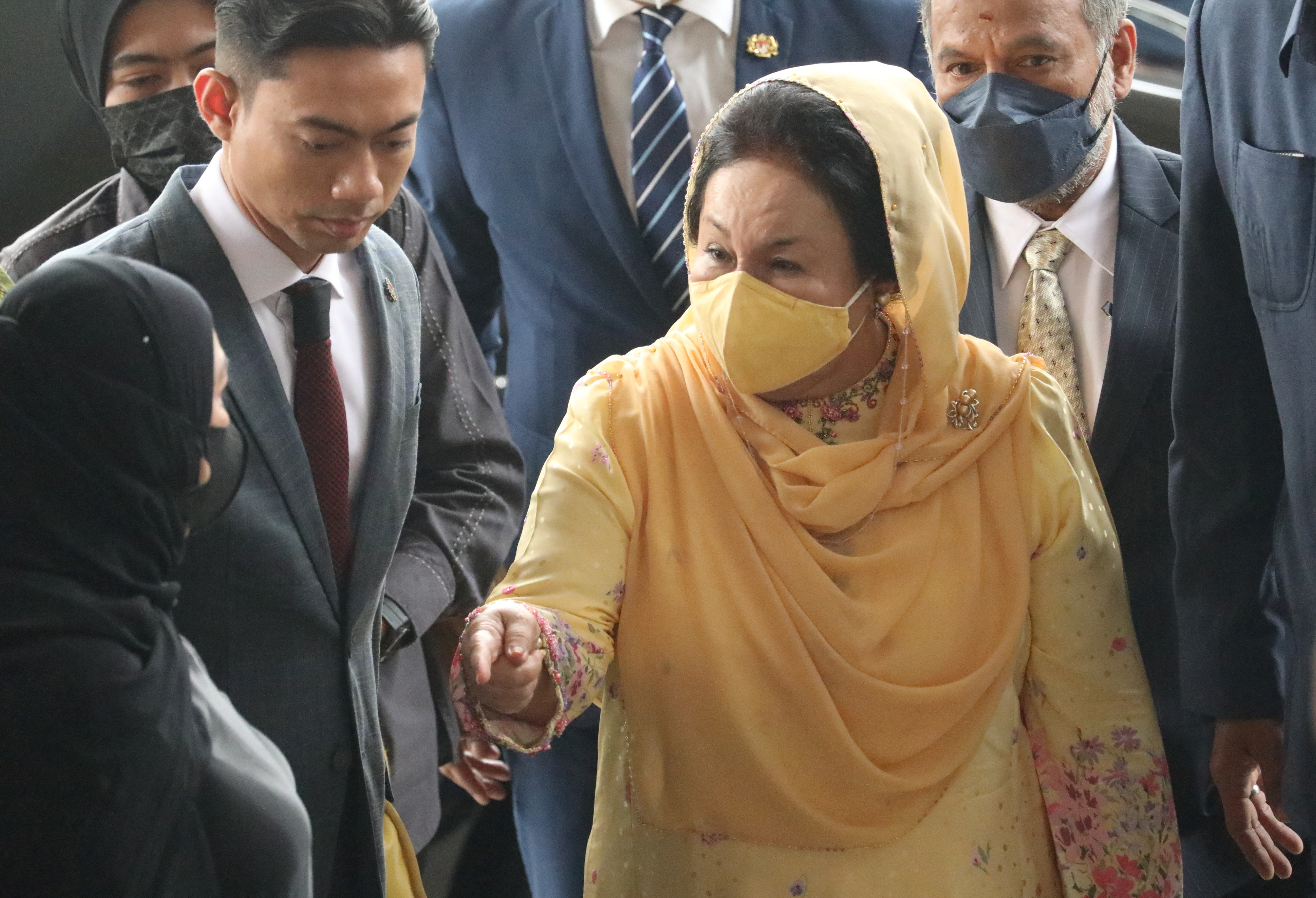 I can't be held responsible for missing jewellery, insists Rosmah