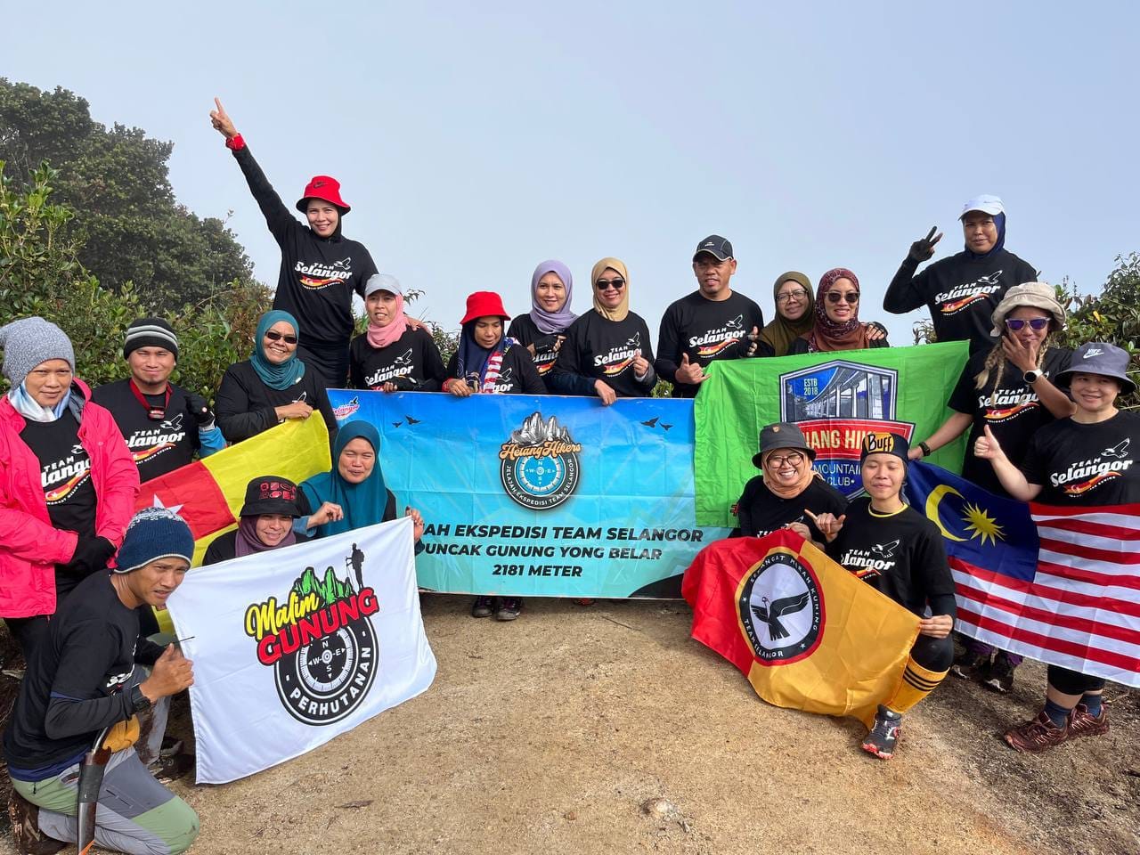 36 Team Selangor female hikers join mountain climbing activity