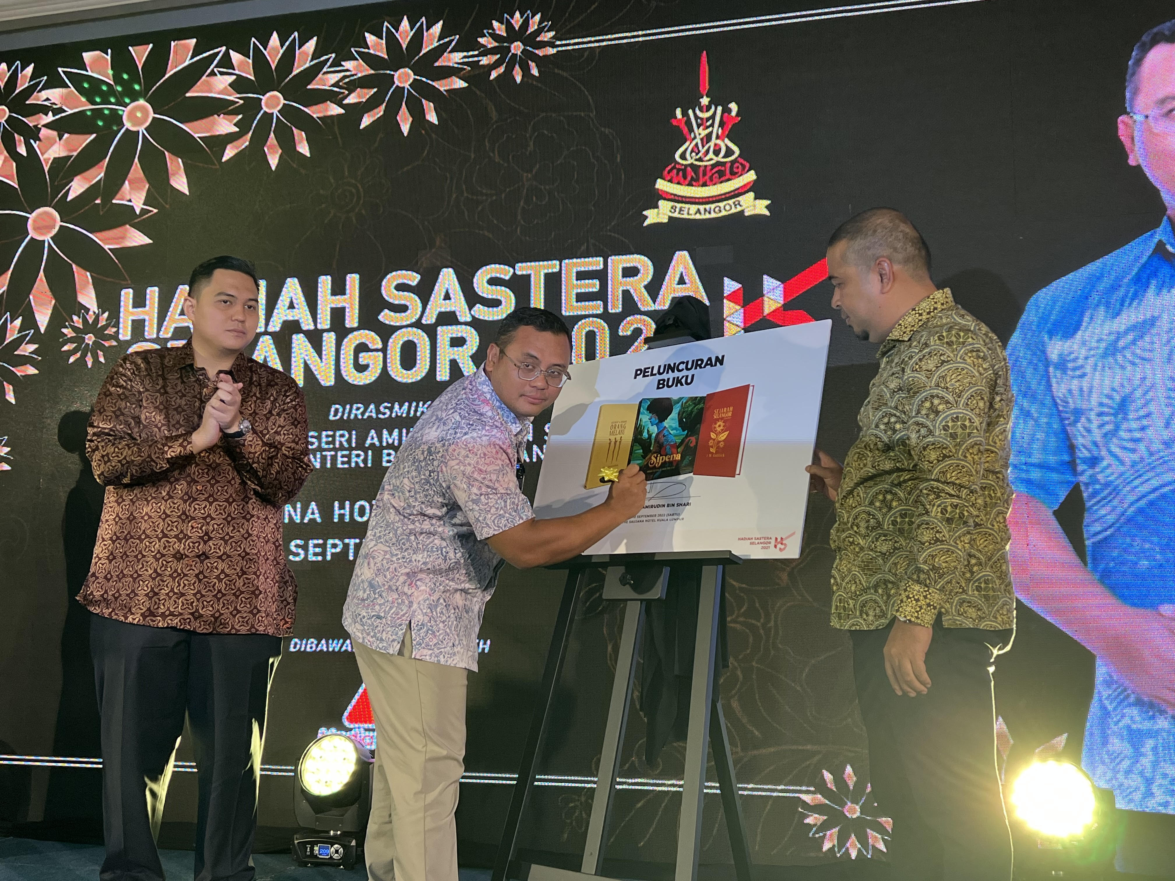 Empat buku dilancar sempena malam Hadiah Sastera Selangor