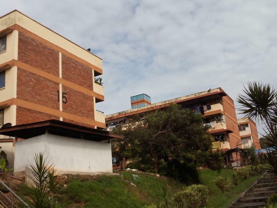 செக்சன் 16 பிகேஎன்எஸ் அடுக்குமாடி குடியிருப்பு வசிக்கத் தகுதியற்றது! அதற்கு நிறைய பழுதுபார்ப்பு தேவை