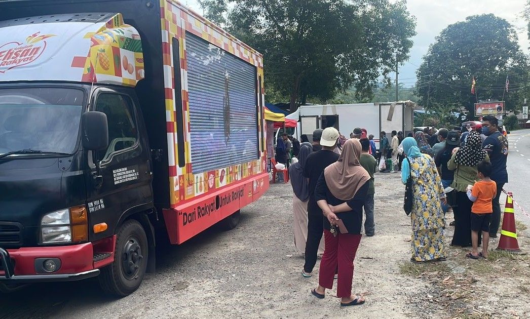Jualan murah PKPS bantu penduduk susah beli bekalan asas