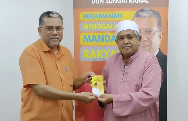 திடீர் வெள்ளத்தில் பாதிக்கப்பட்ட ஆறு குடும்பங்களுக்கு வெ.500 நிதியுதவி