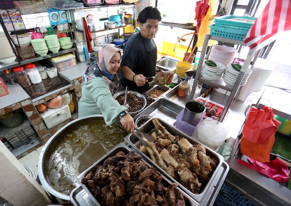 Tiga beradik rela jual kereta selamatkan legasi bapa niaga daging lembu