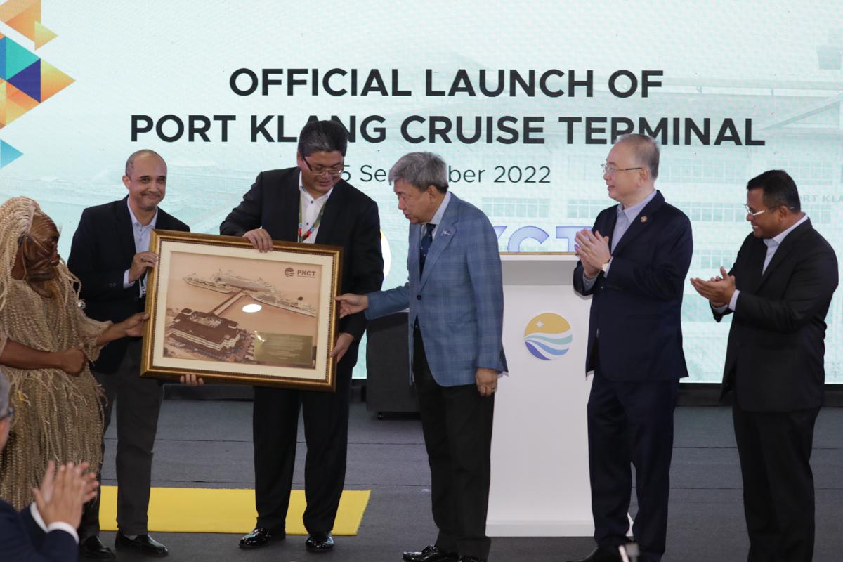Sultan Selangor opens Port Klang cruise terminal