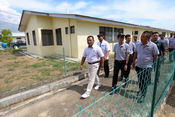 திருமணமாகாதோர் மற்றும் புதிதாக திருமணம் செய்தோருக்காக சிறப்பு வீடமைப்புத் திட்டம்