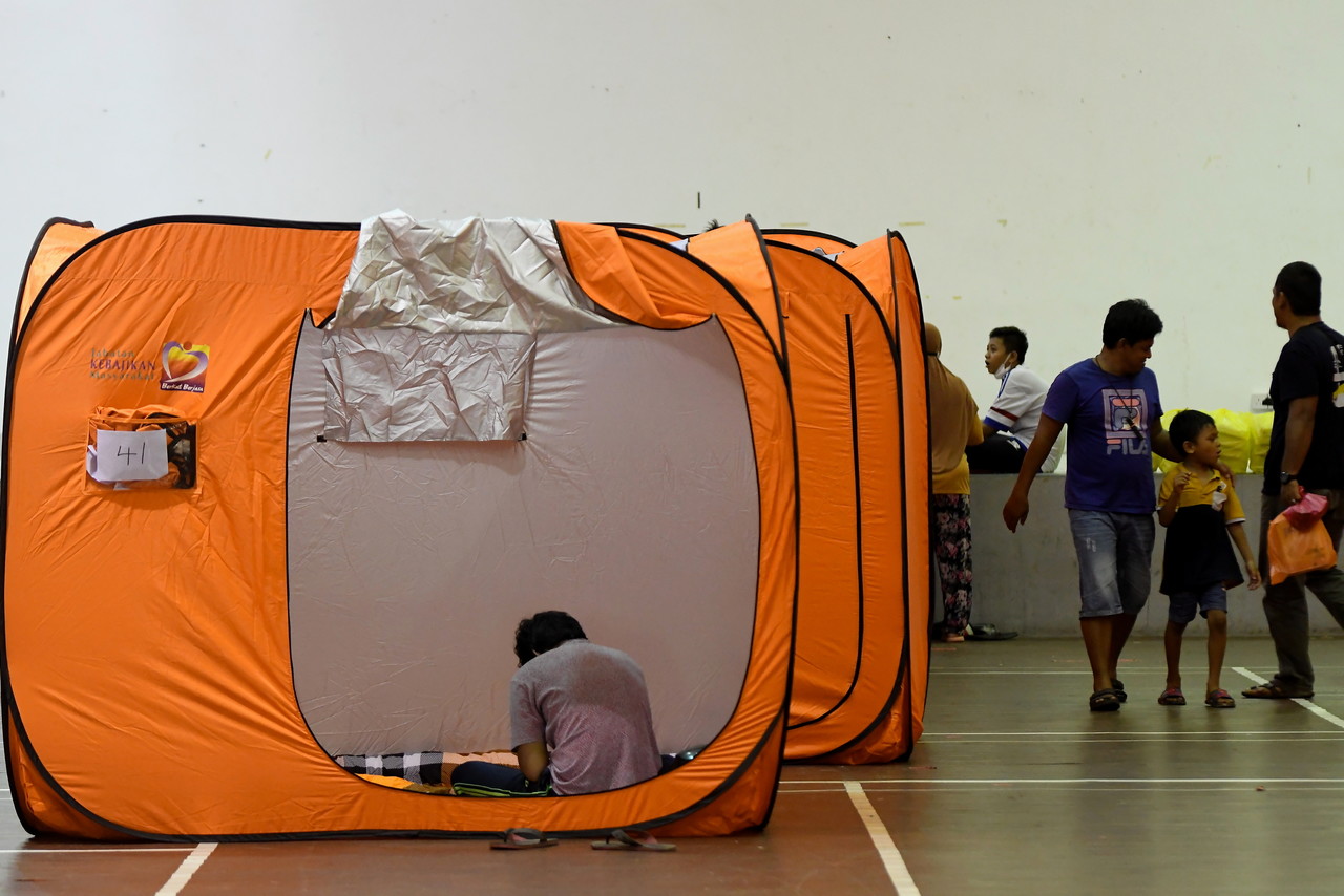 Johor: Five additional PPS opened as number of flood victims increases to 1,093