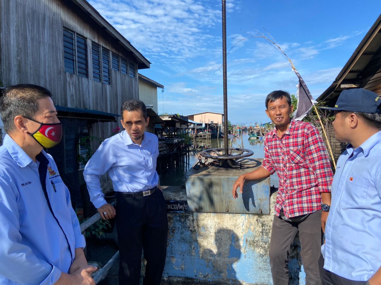 适耕庄今凌晨降雨量超高 数低洼区闪电水灾