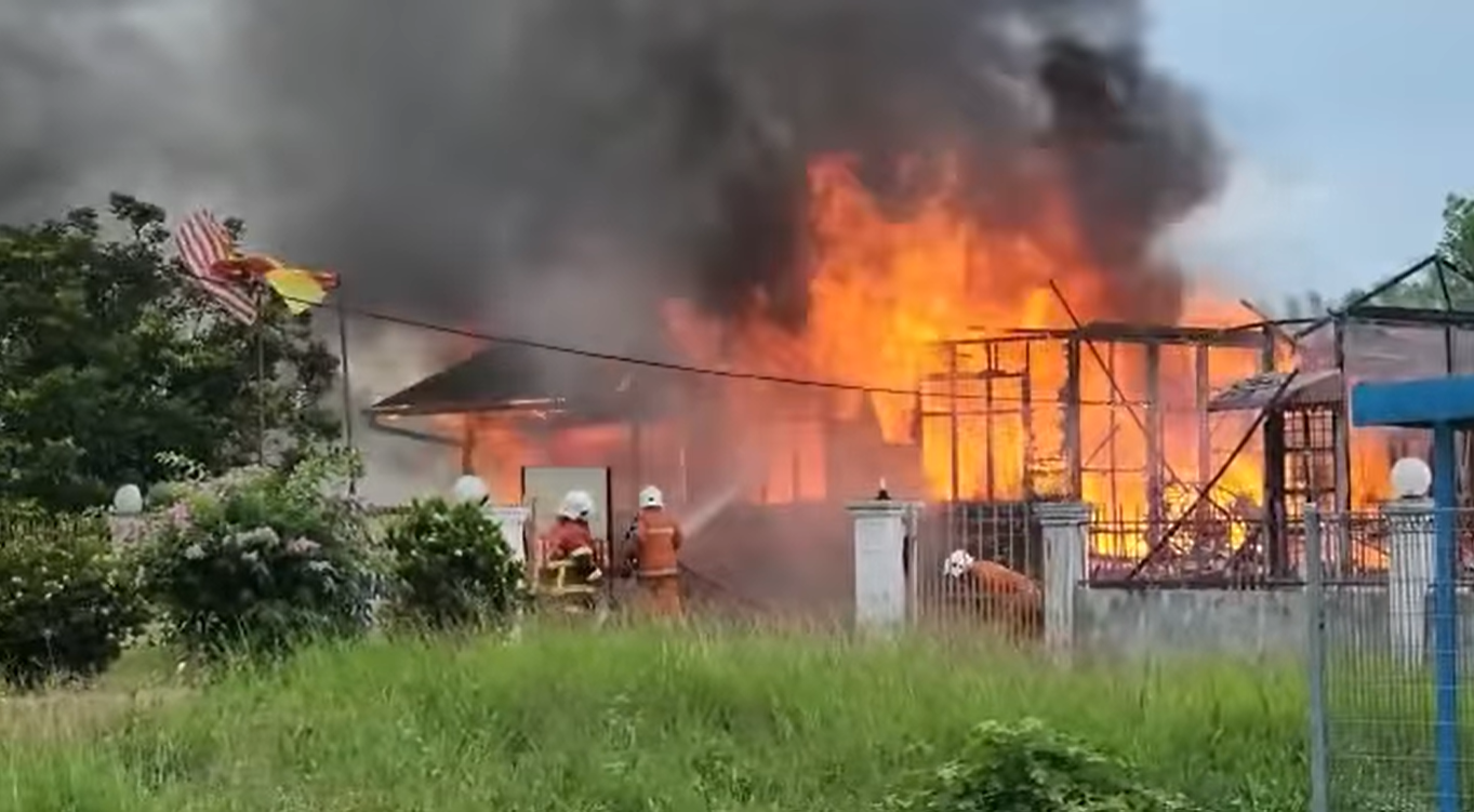 Klinik Desa Kampung Batu 4 musnah dalam kebakaran