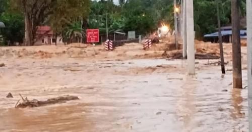 华玲连绵豪雨再酿洪灾 37户130灾黎撤离家园
