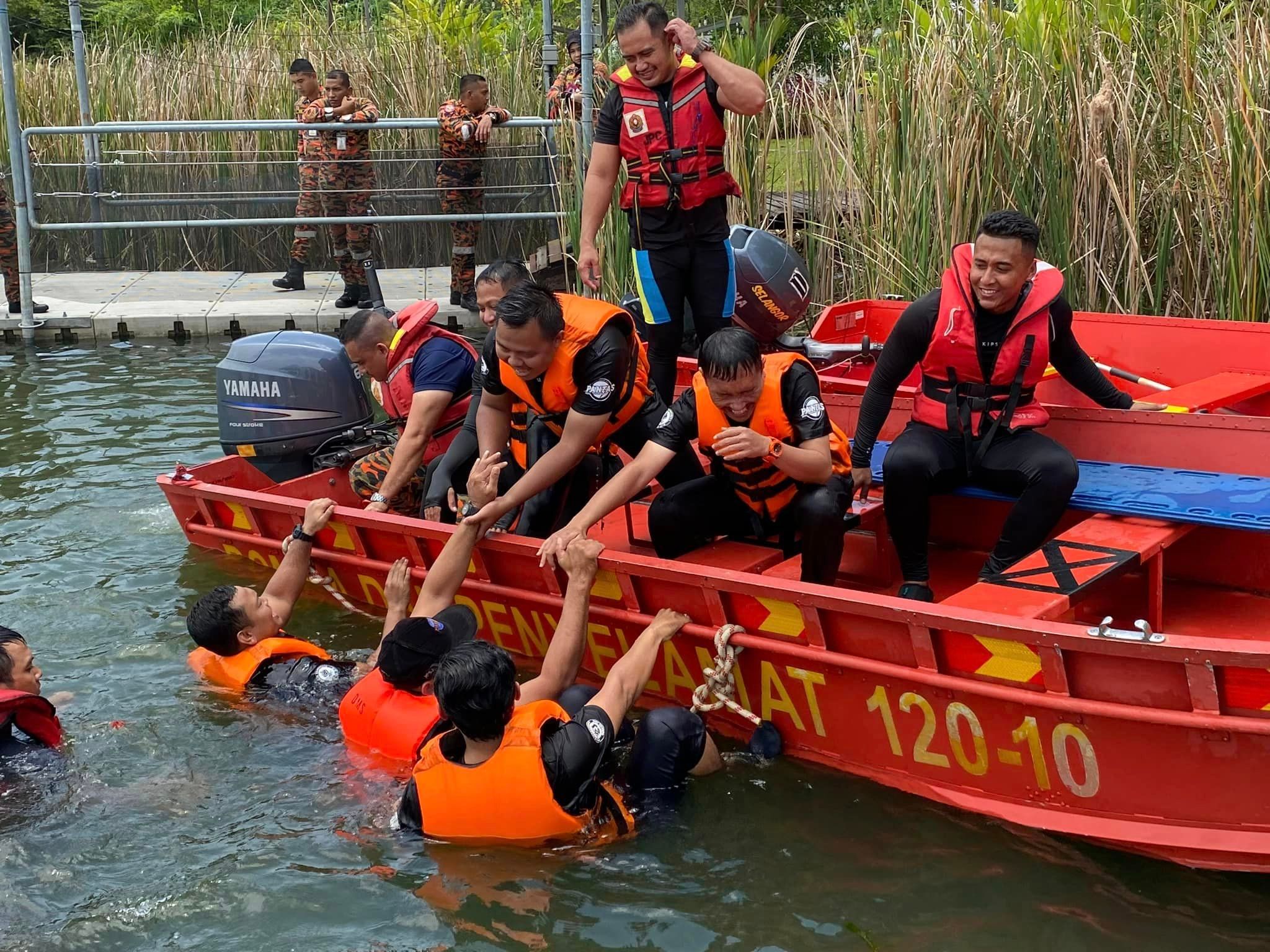 MBSJ, bomba anjur latihan menyelamat semasa banjir