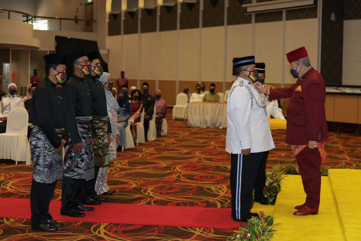 201 individu sumbang bakti terima pingat kebesaran Sultan Selangor