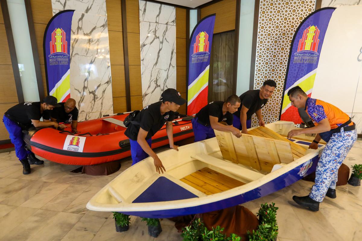 Hampir 16,000 anggota, 164 bot siap sedia hadapi bah Selangor