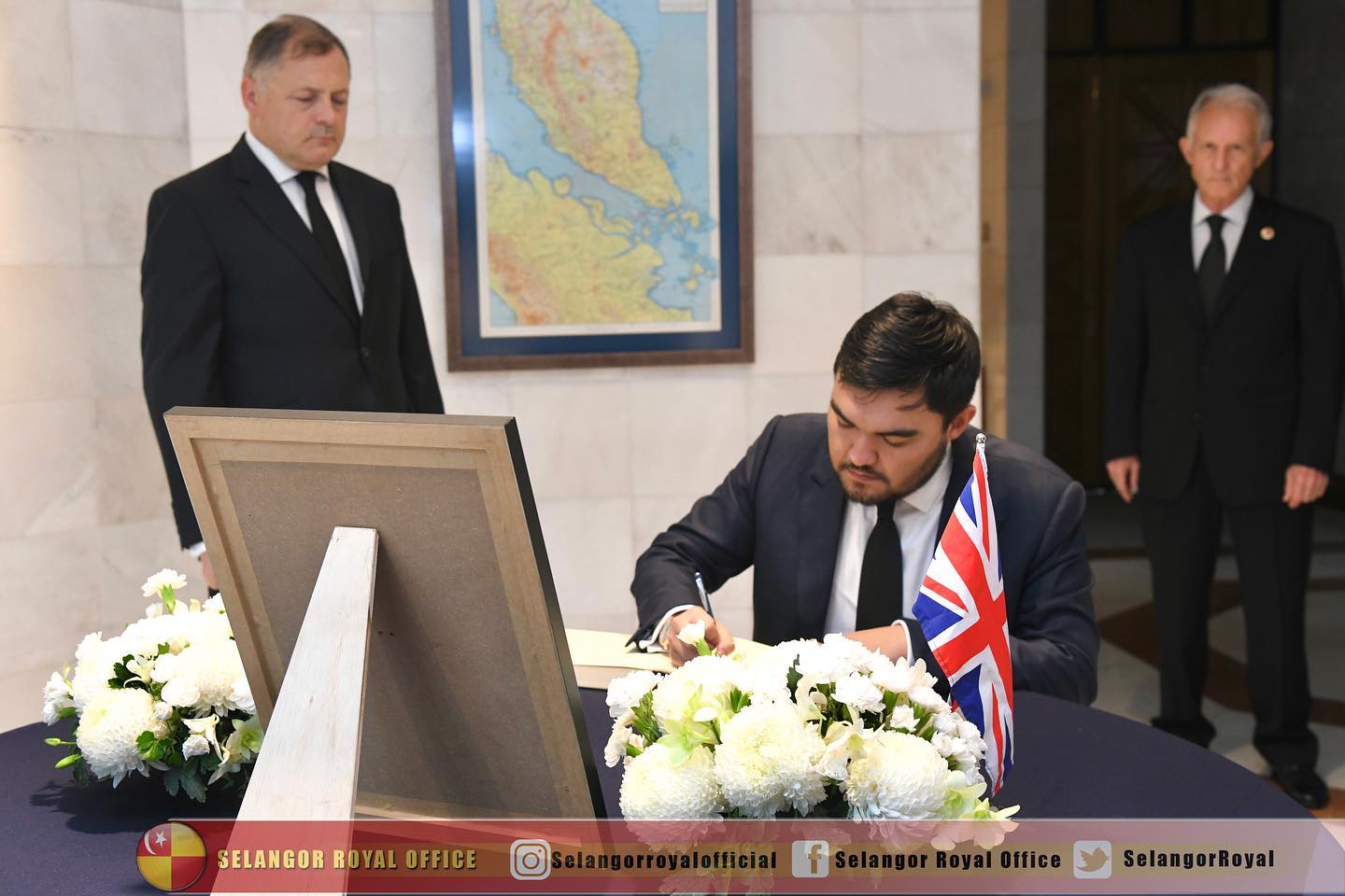 Raja Muda beri penghormatan terakhir Ratu Elizabeth II di Suruhanjaya Tinggi British