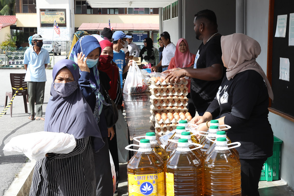 Penduduk Sementa puji program jualan murah, bantu ringan beban
