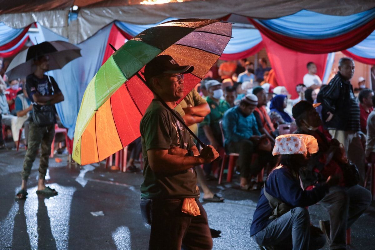 Ribuan penyokong sertai ceramah HARAPAN meski hujan renyai