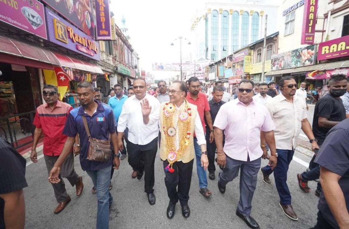 டத்தோஸ்ரீ அன்வார் இப்ராஹிம் நேற்று கிள்ளான் நகரில் இந்திய சமூகத்தை சந்தித்தார்