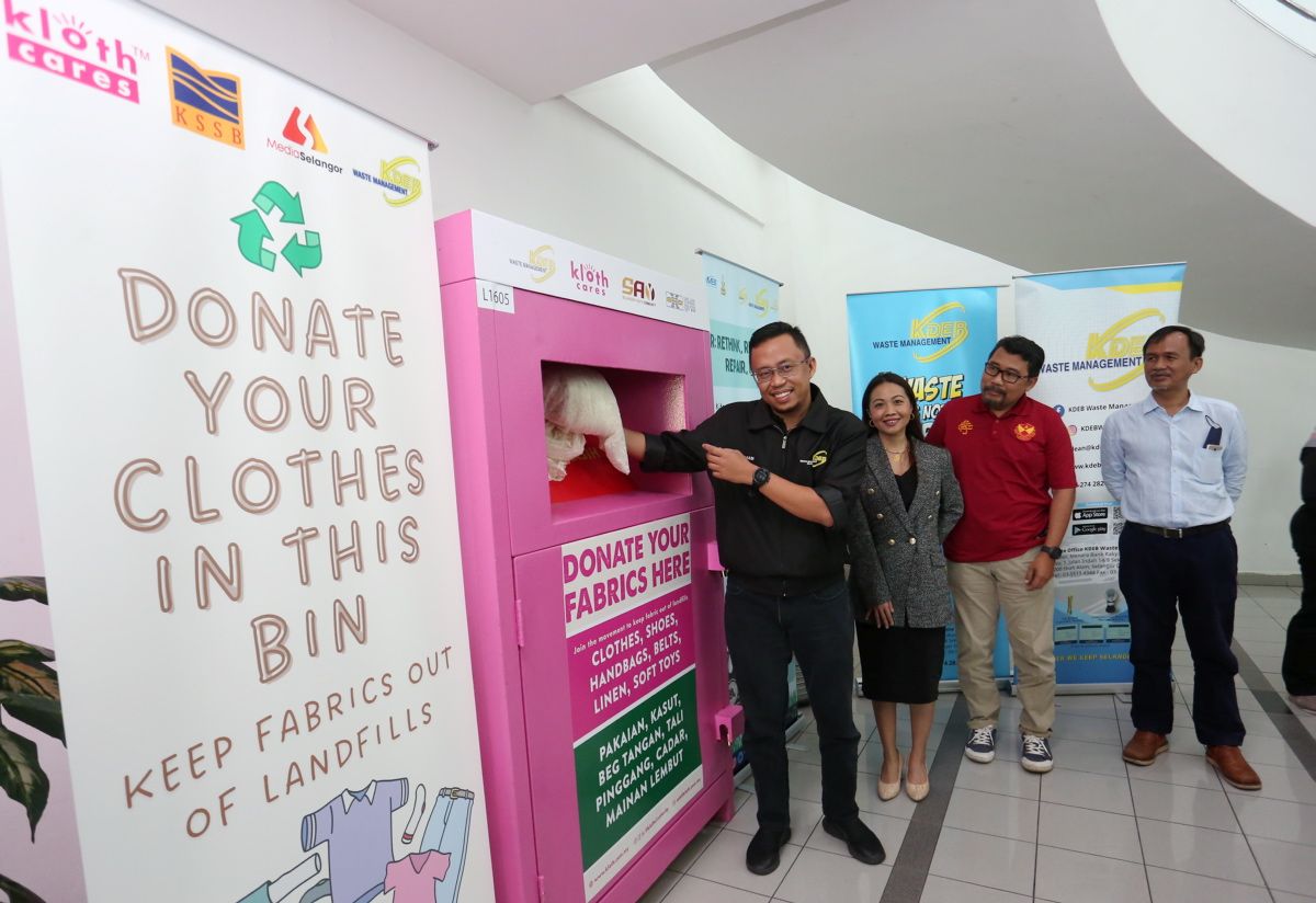 கேடிஇபி கழிவு மேலாண்மை Kloth Cares சேவை சிறக்க துணி மறுசுழற்சி தொட்டியை வழங்குகிறது