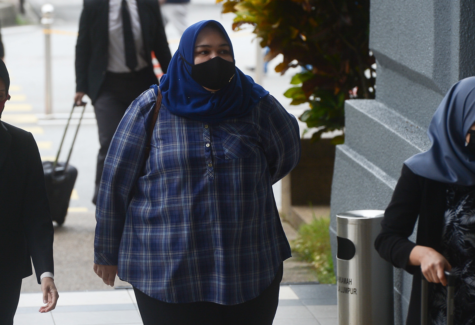 Hakim perintah Siti Bainun bela diri pertuduhan abai, aniaya Bella