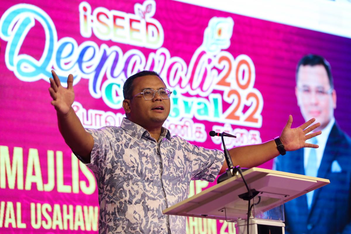 MB: Over 3,000 Indian students bussed to school with RM1 mln aid from state govt