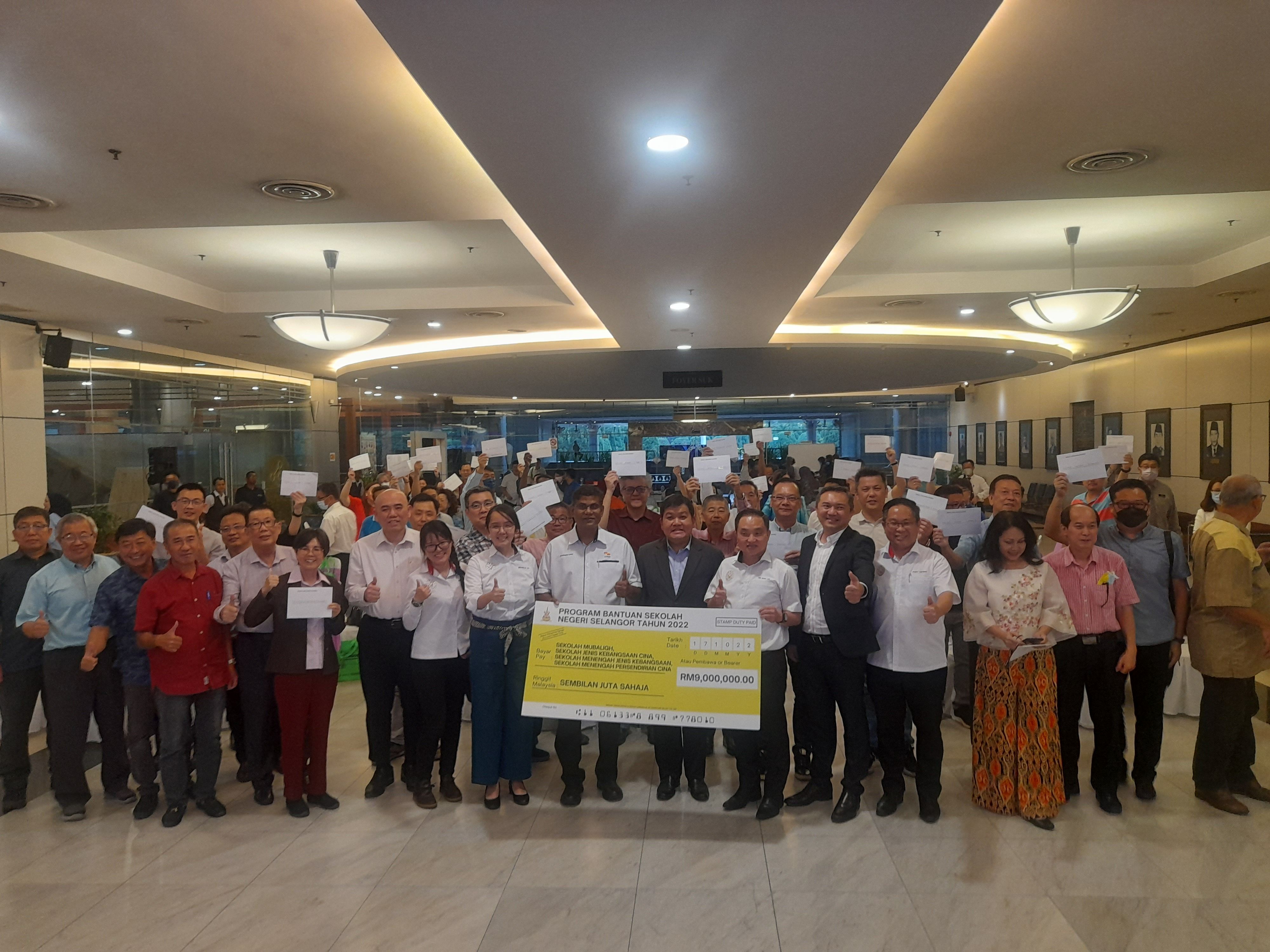 华小及独中今年再获800万   雪州14年拨逾1.12亿照顾各源流学校