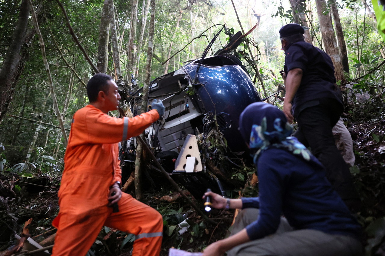 BSKU, police arrive at crash site to start investigations