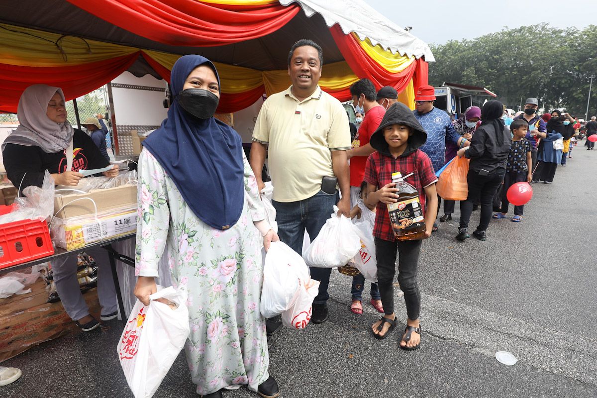 Berbaloi beratur panjang, jualan murah jimat belanja dapur