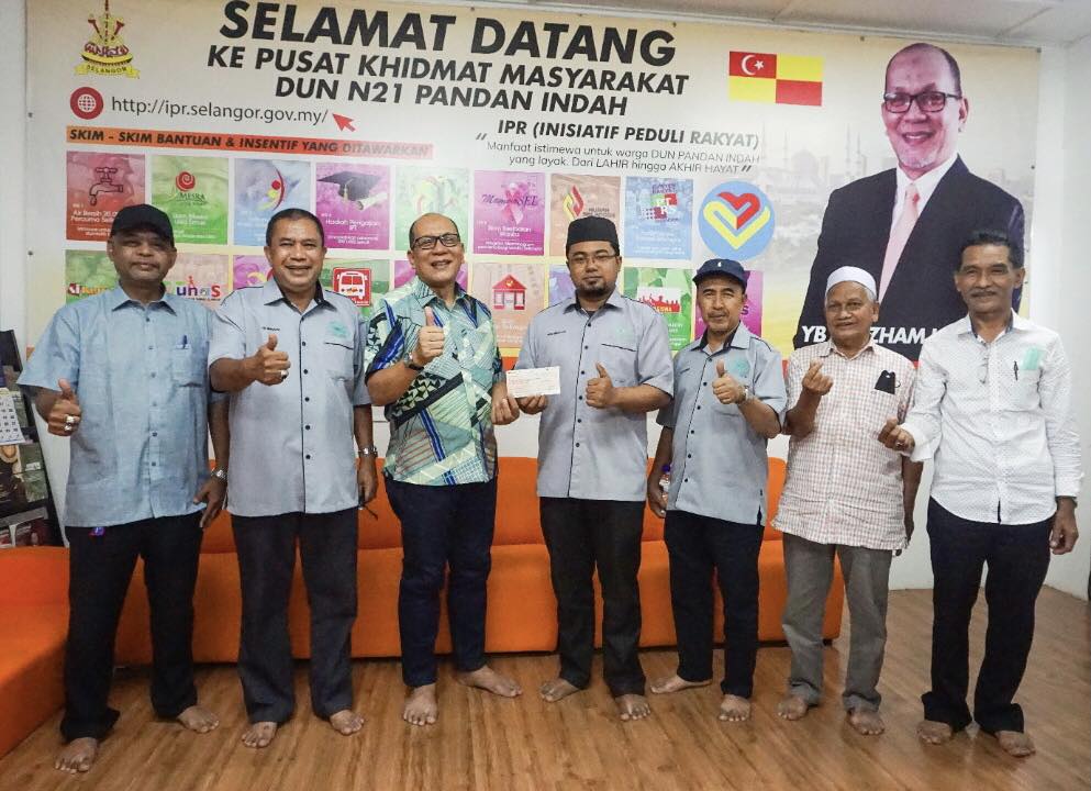 Wakil rakyat Pandan Indah sumbang RM10,000 kegunaan badan khairat beli van jenazah