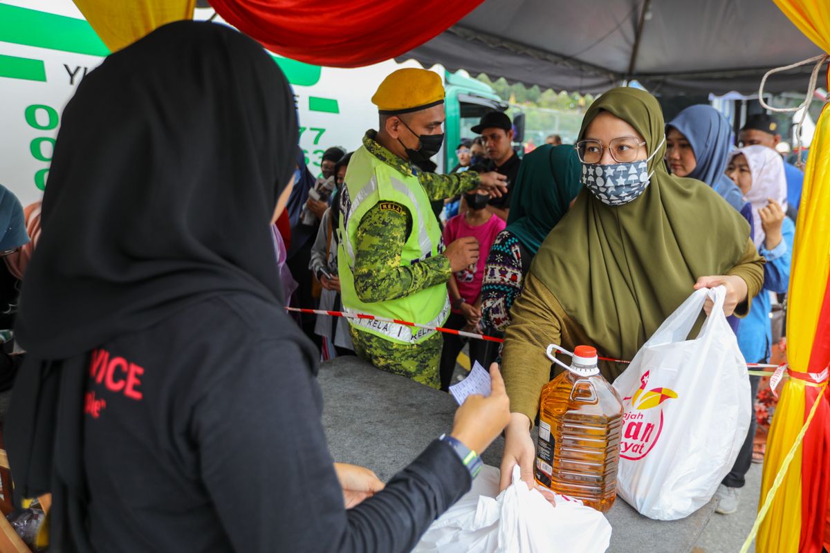 Sanggup datang berulang kali, rakyat harap jualan murah diteruskan