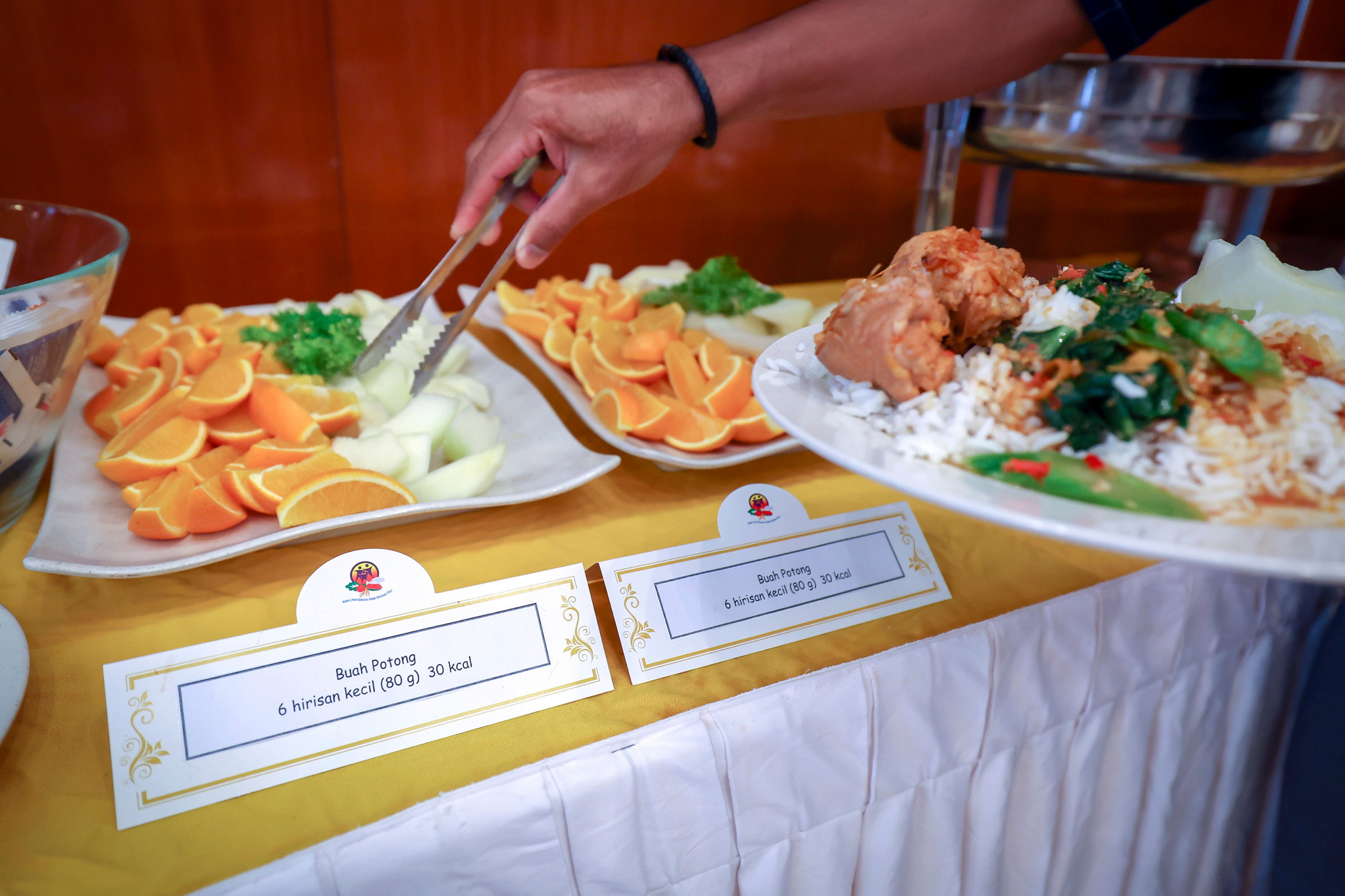 KKM label kalori juadah di premis makanan tahun depan, didik gaya hidup sihat