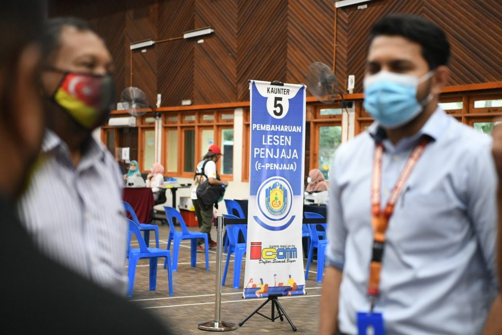 Selangor to retain service counters amidst digital transition — MB