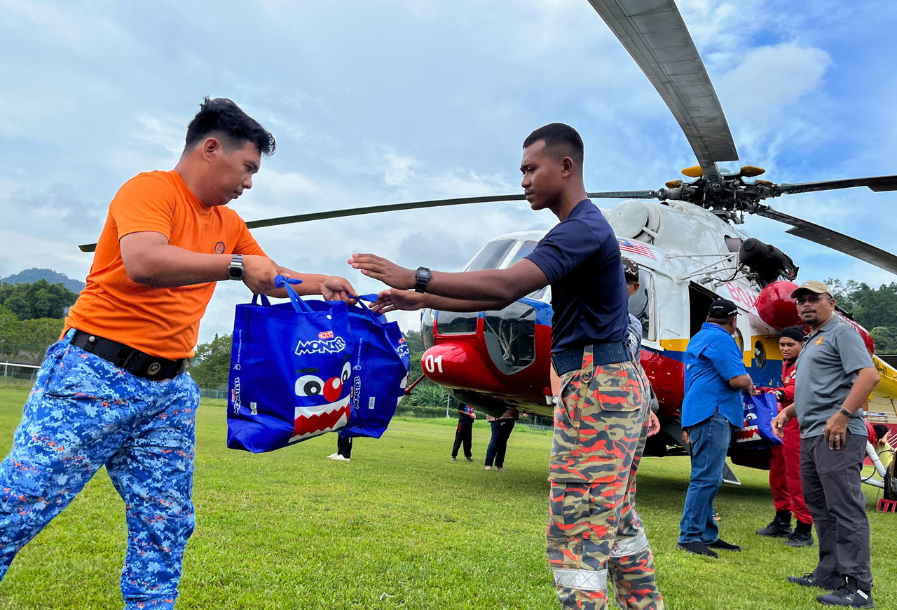 Fire, Rescue Dept helicopter sends over 6,000 kg of food supply to Orang Asli villages