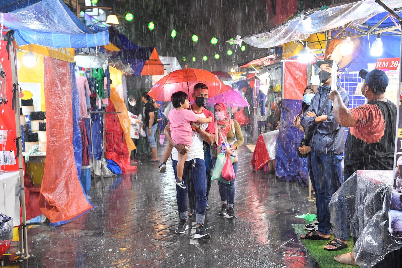 巴生谷料雷雨至下午4时