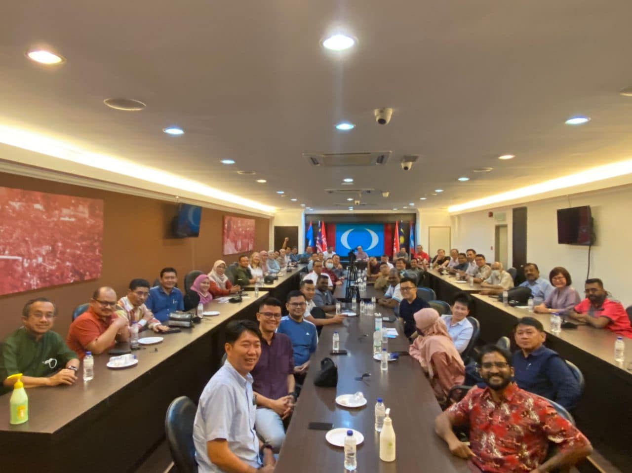 公正党中委会议决    雪.槟.森州不提早解散