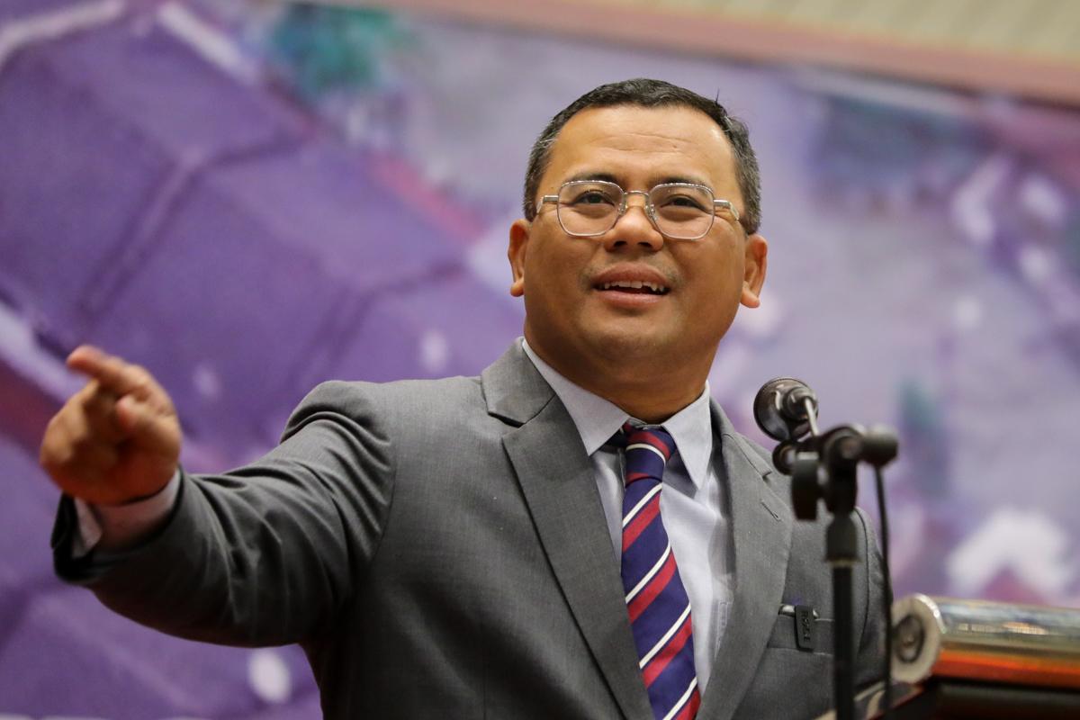 Gaji penjawat awam esok, mudahkan perjalanan untuk buang undi