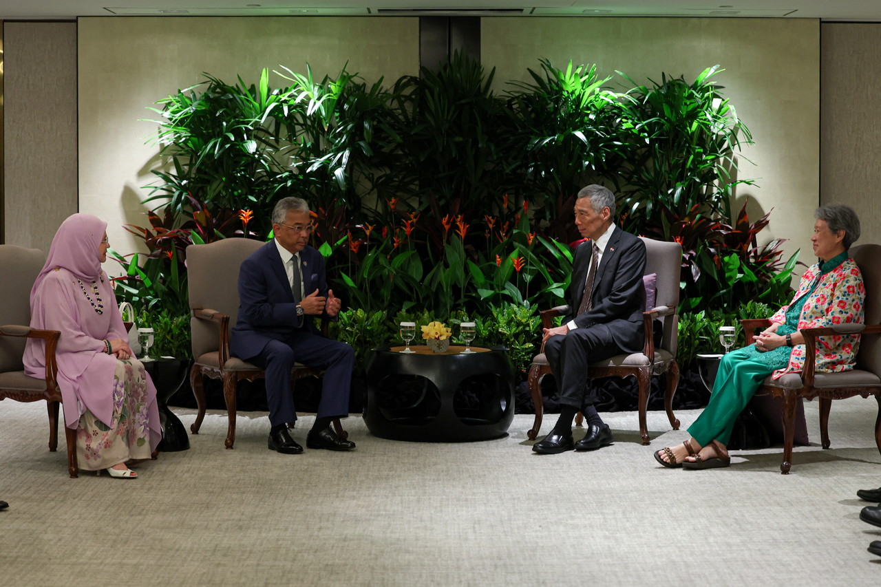 Agong grants audience to Singapore PM during state visit to republic