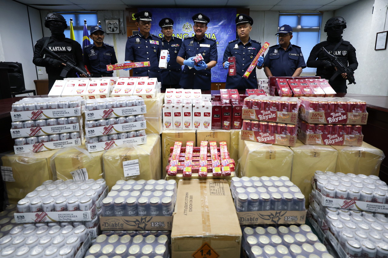 Penang Customs seize smuggled cigarettes, liquor, fireworks worth over RM10 mln