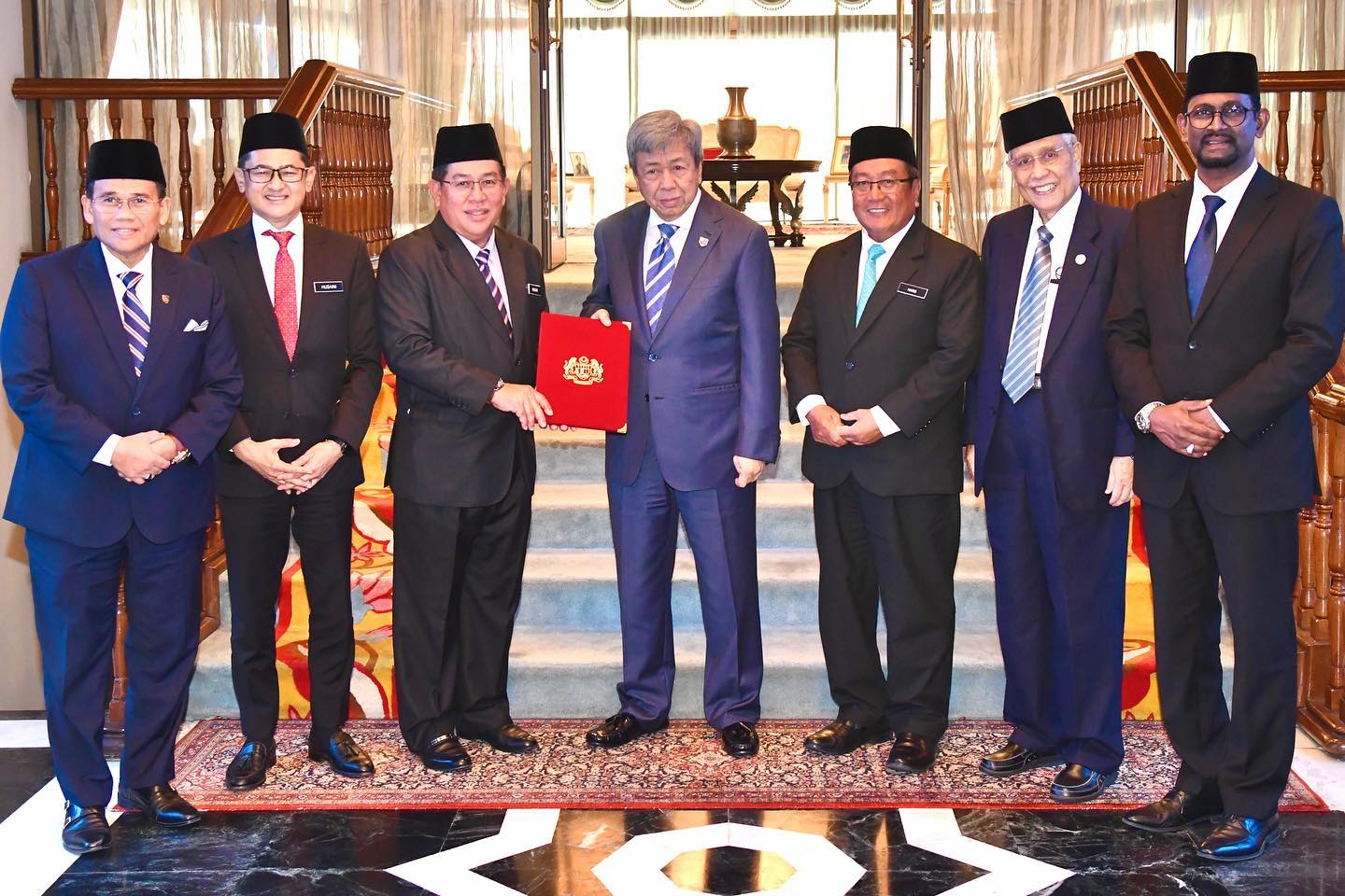 Sultan Sharafuddin receives Higher Education Ministry secretary-general in audience