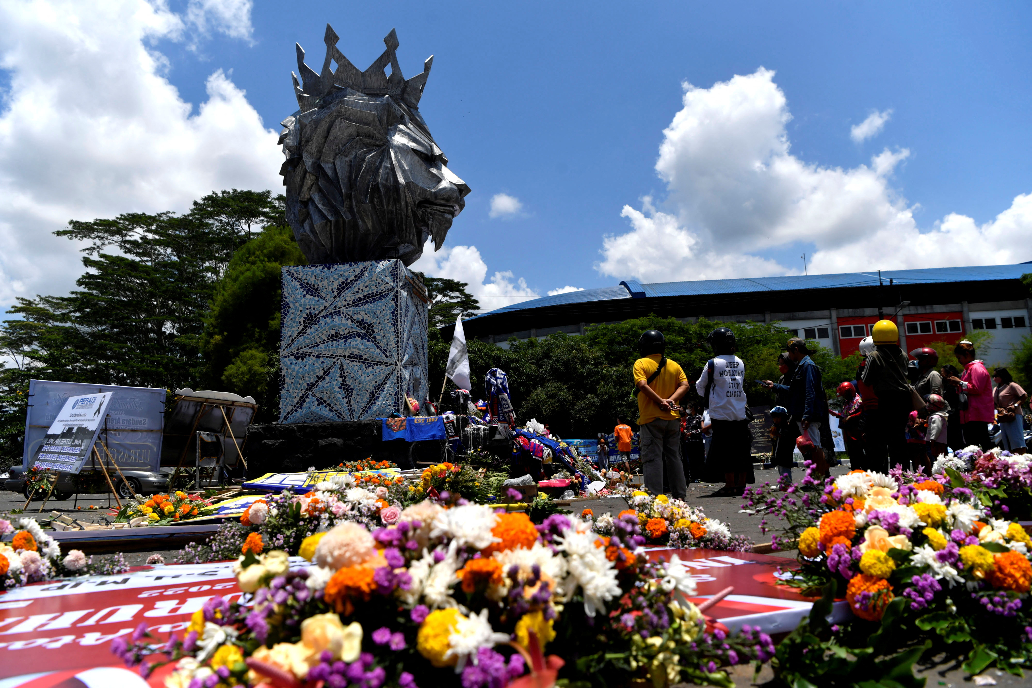 Fifa, Indonesian football body form taskforce after fatal stampede