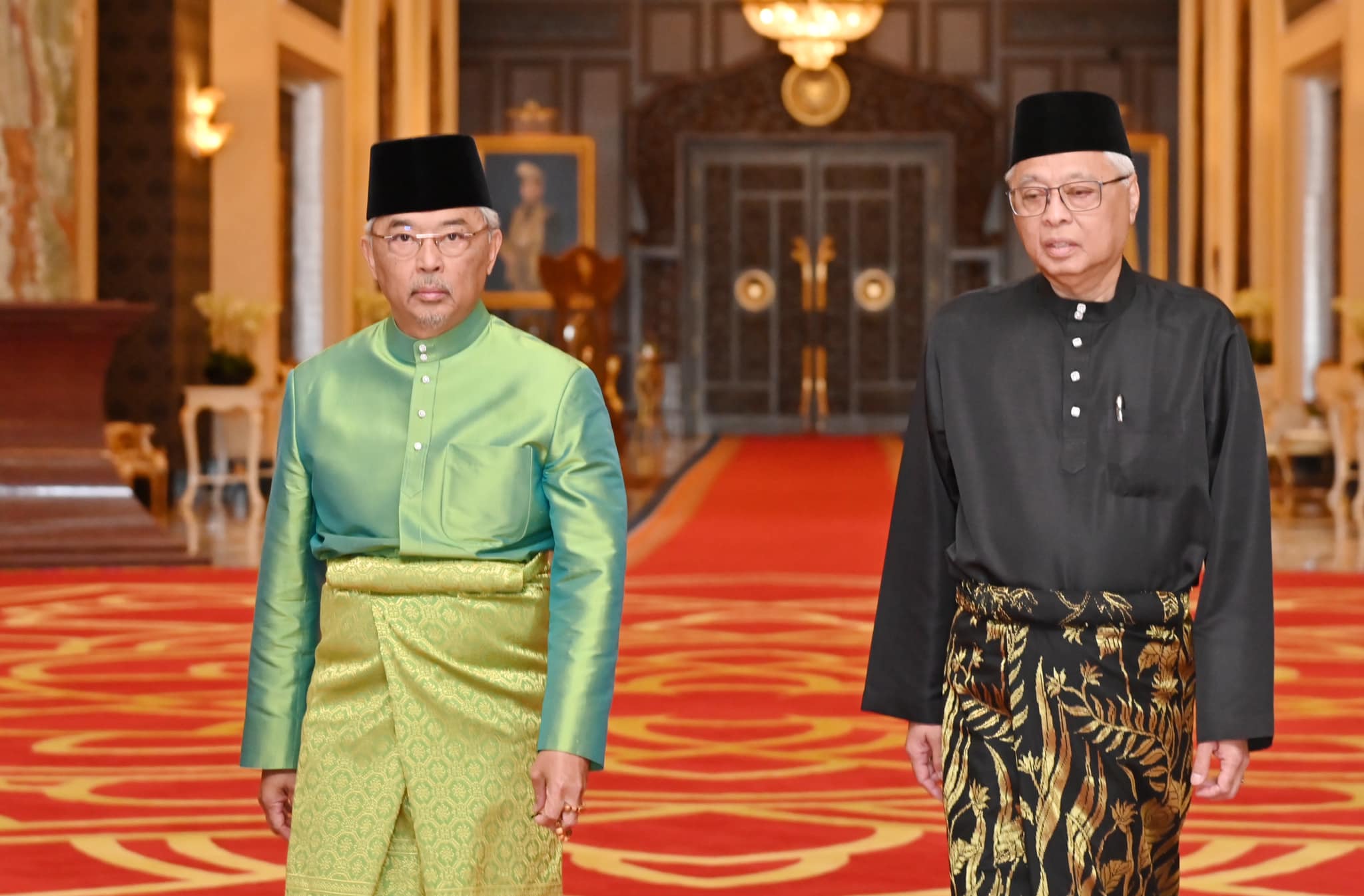 Agong kecewa politik semasa, tiada pilihan selain perkenan bubar