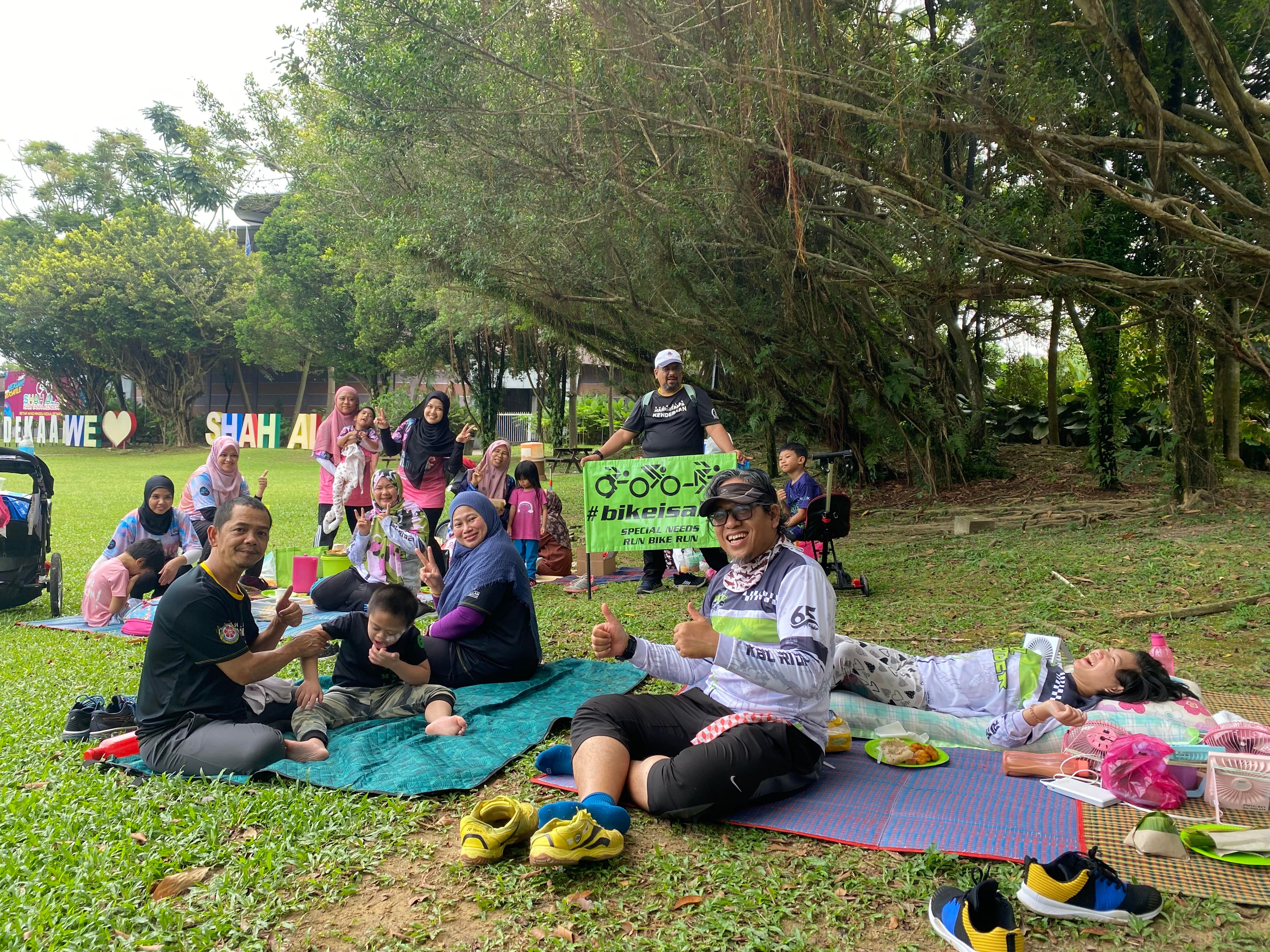 Bapa teruja dapat bawa anak OKU berbasikal sempena Shah Alam Hari Tanpa Kenderaan