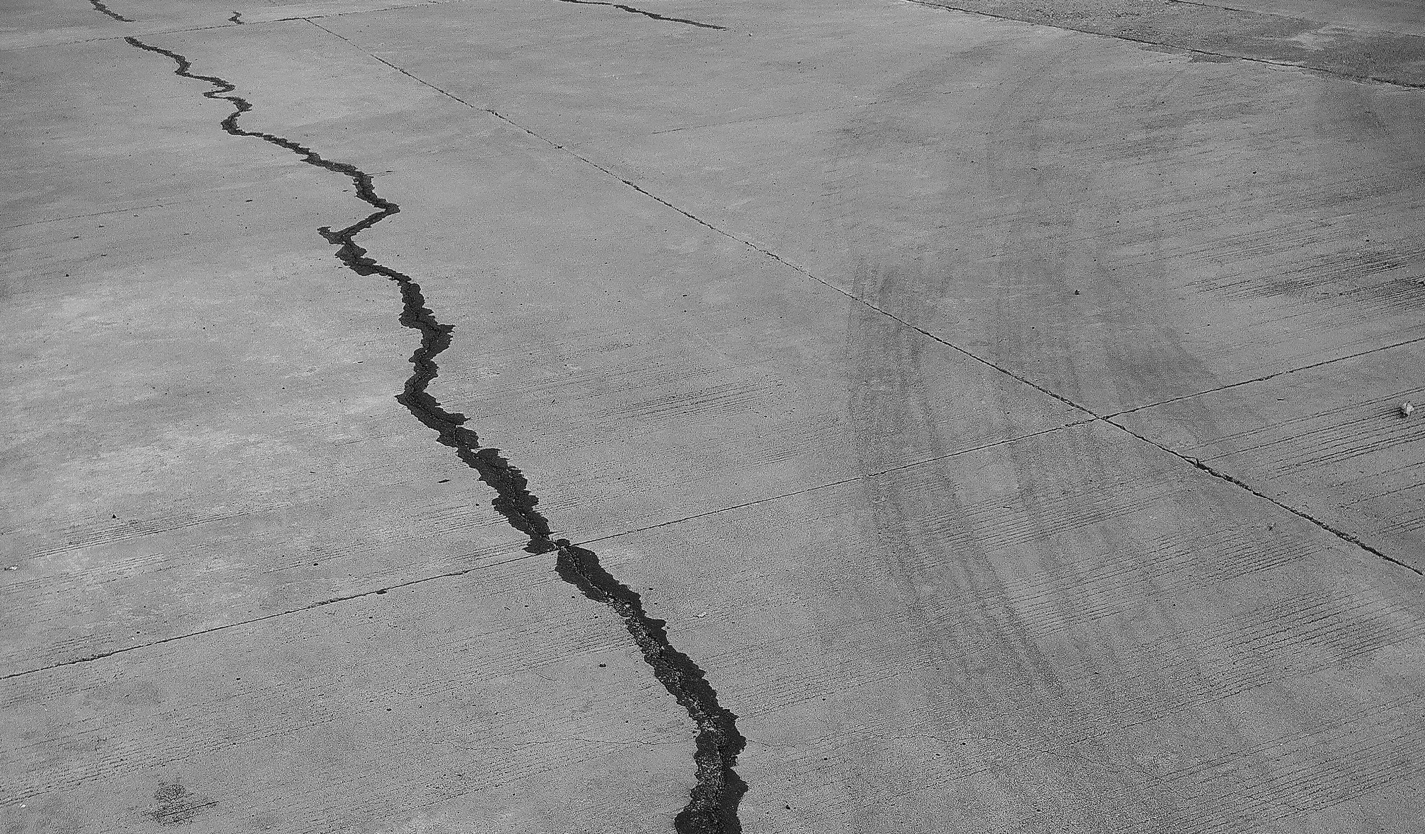 Moderate earthquake hits Central Indonesia