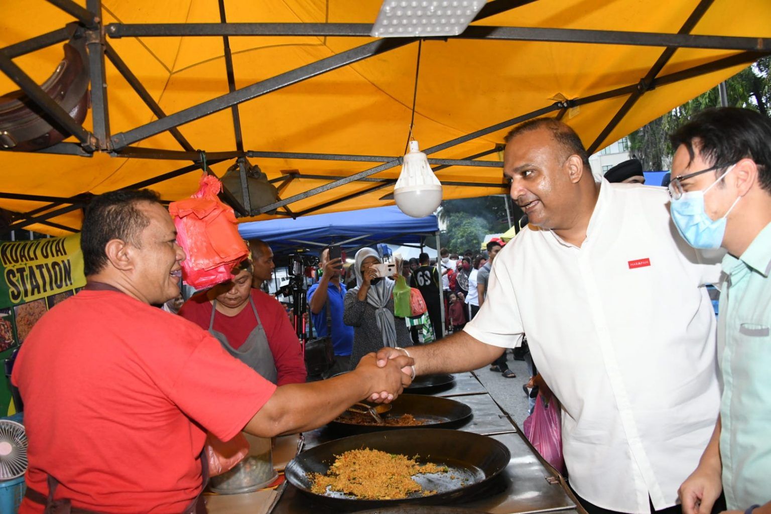 மலாய் படங்களின் தீவிர ரசிகர் டாக்டர் சத்தியா- மாட் கிலாவ் படத்தை ஆதரவற்ற சிறார்கள் காணவும் ஏற்பாடு