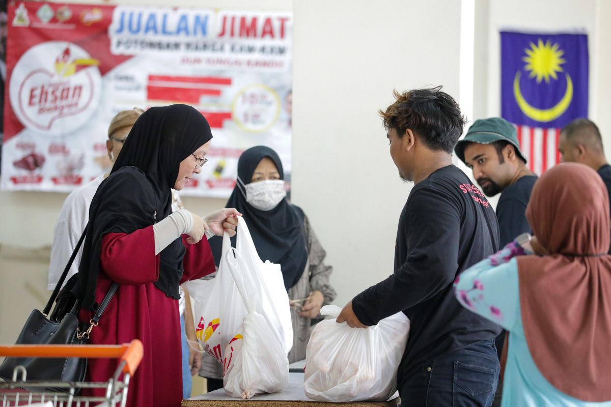 双溪甘迪斯人民市集 促销食品一小时内抢空一半