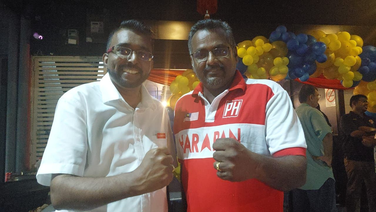 கோல லங்காட் நாடாளுமன்றத்தில் பக்காத்தான் ஹராப்பானுக்கும், பெரிக்காத்தான் சேஷனலுக்கும் இடையே கடும் போட்டி.