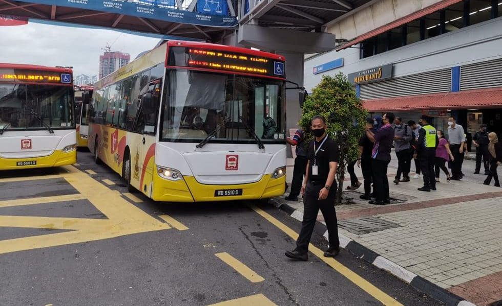 Kelana Jaya LRT feeder bus service helps ease congestion, commuter waiting time