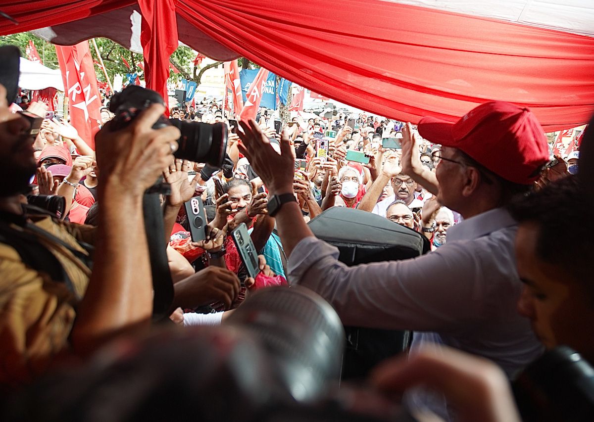 மலாய்காரர்கள் ஓட்டை வாங்கிக்கொண்டு விவசாயிகளை கைவிட்டுவிட்ட பாரிசான் மற்றும் பெரிக்காத்தான் நேஷனல் அரசுகள்.