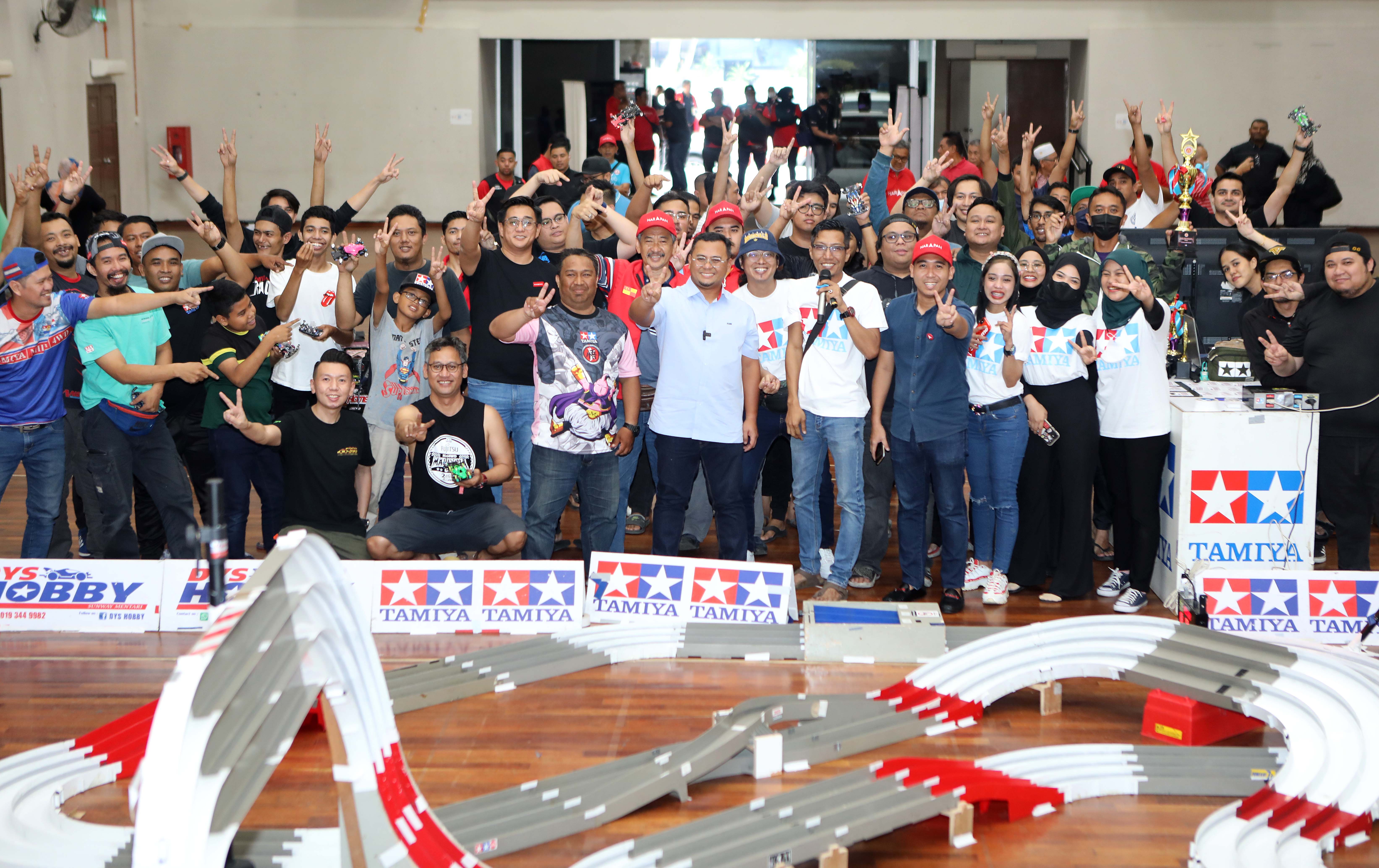 Dekati peminat kereta kawalan jauh, MB bawa berita gembira