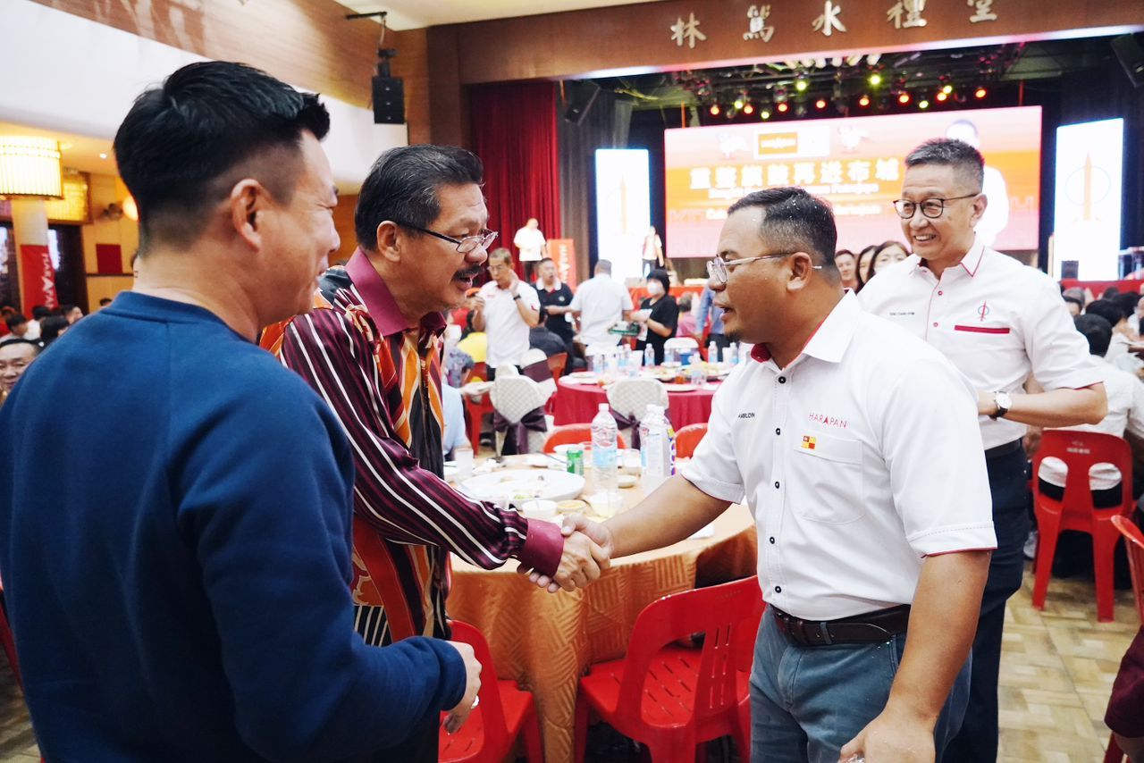 推出44惠民计划 国阵执政50年办不到  邓章钦：希盟14年内就搞定