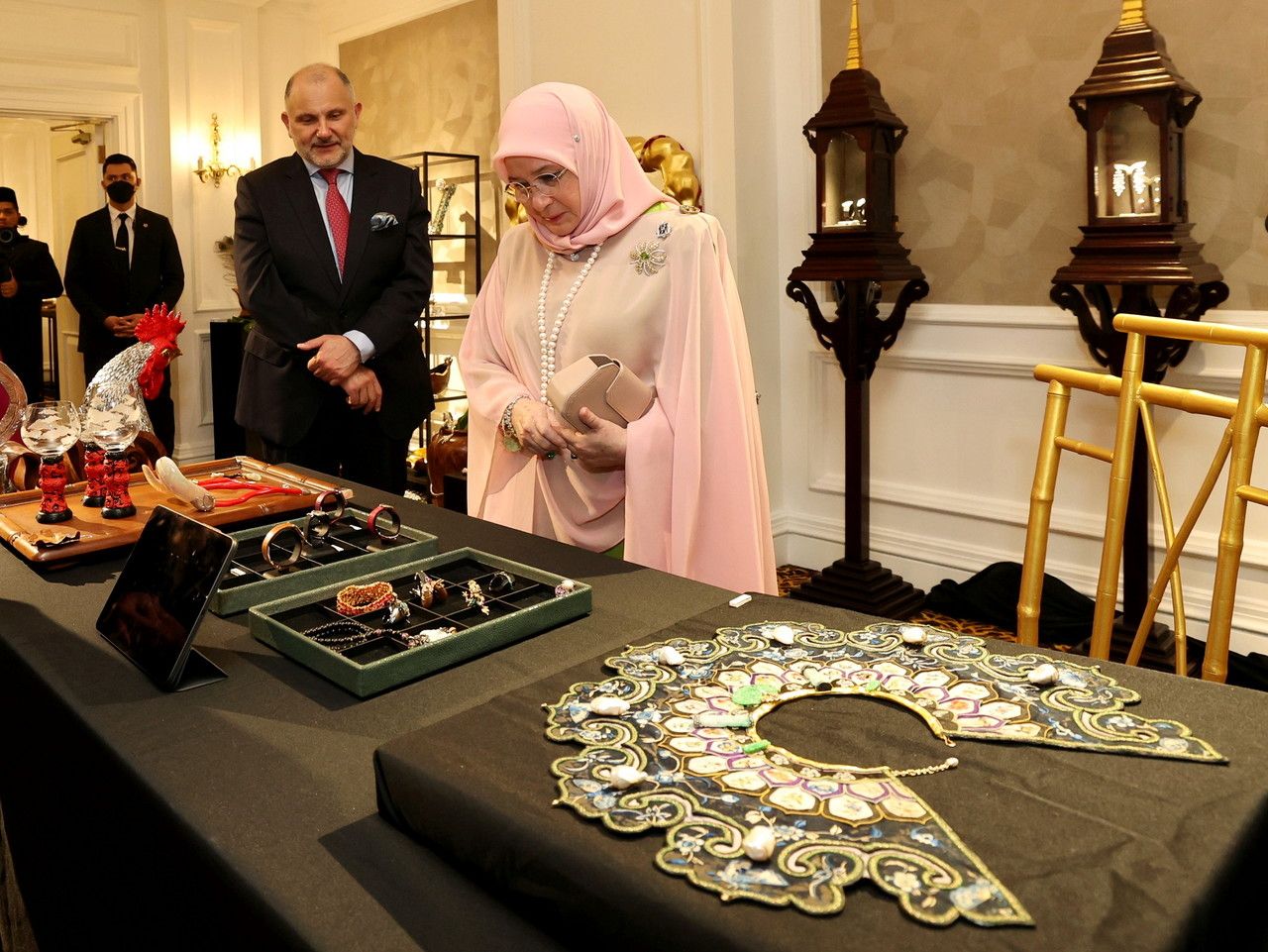 Queen graces launch of Bakhache exhibition